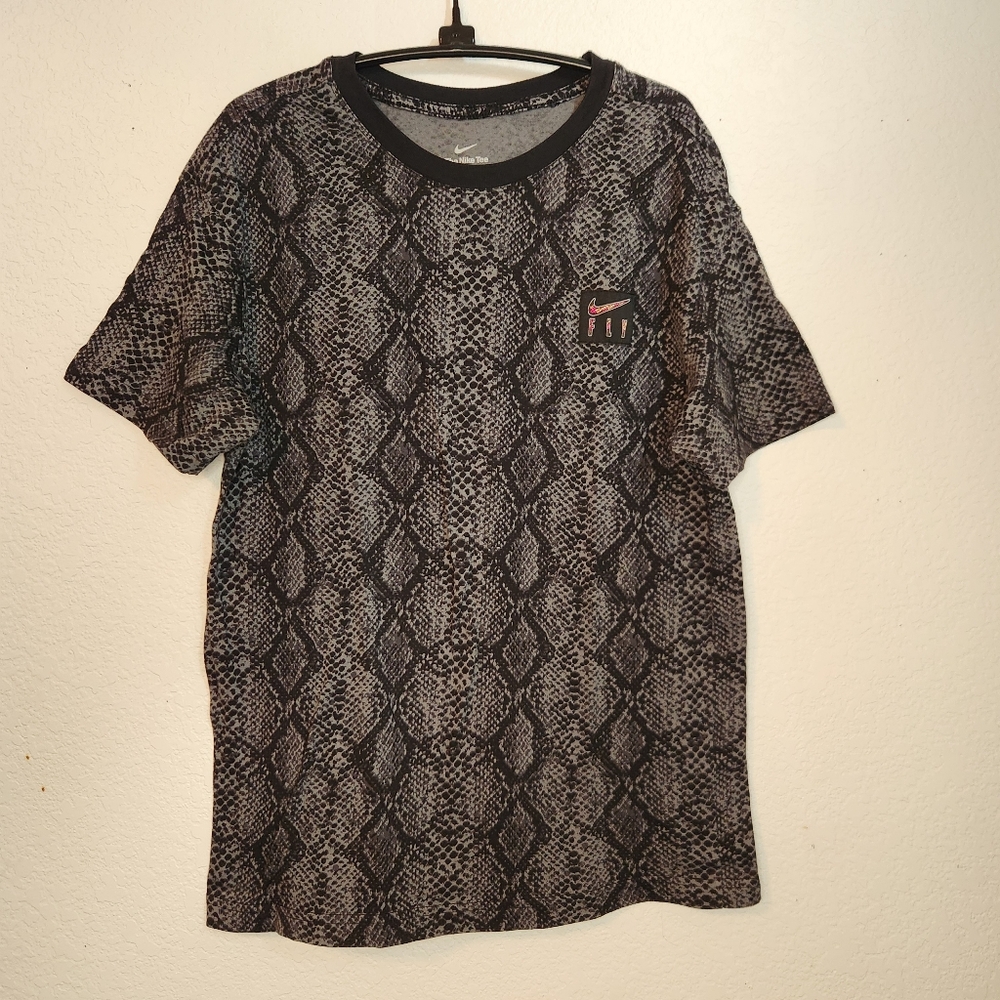 Nike Fly Snake Print Short Sleeve Loose Fit T-Shirt DN3051-100, Size‎ XS